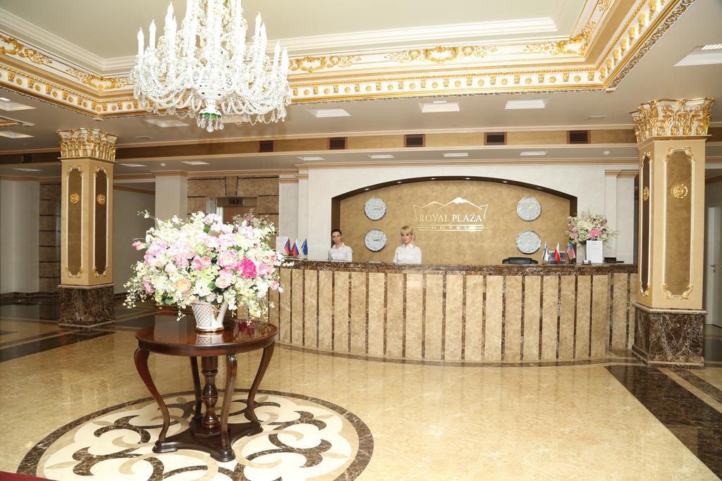 Royal Plaza By Stellar Hotels, Yerevan Exterior foto
